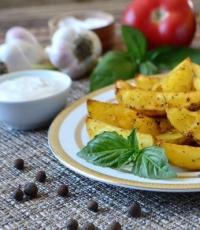 Lauku stila kartupeļi cepeškrāsnī - soli pa solim recepte ēdiena gatavošanai mājās Zemnieciska ceptu kartupeļu recepte